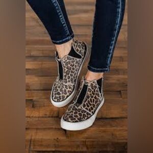 Gypsy Jeans leapord print slip on sneakers